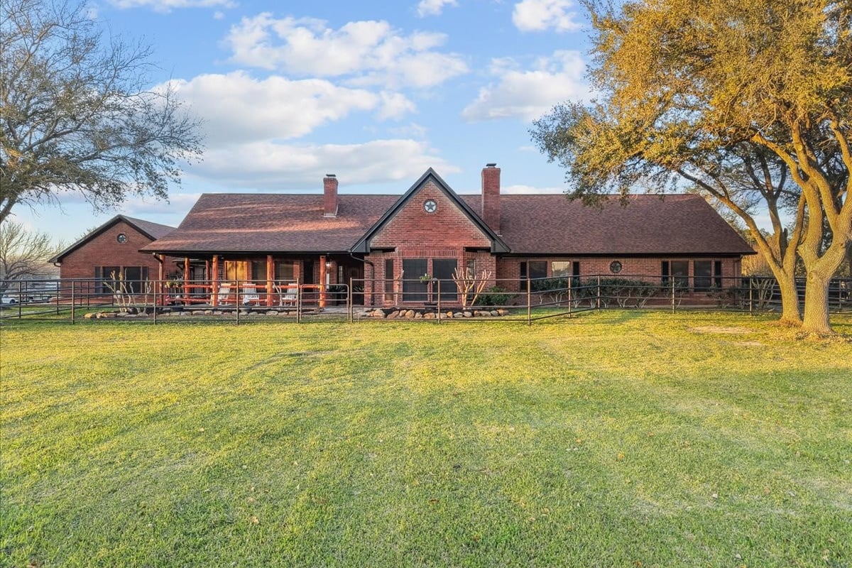 10431 N P Street equestrian property in La Porte, Texas