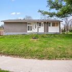Photo of 19 Shoreland Cres.