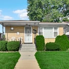 Photo of 446 Greenbay Ave