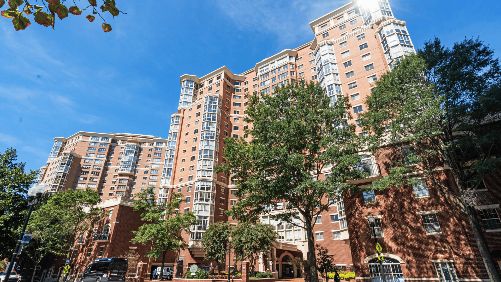 2151 Jamieson Avenue, 1405