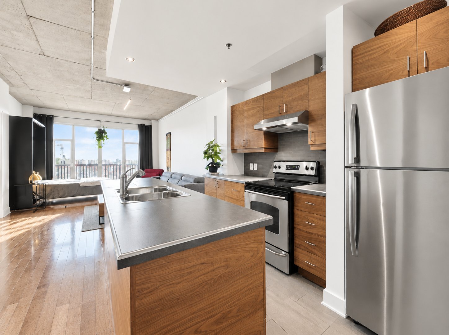 5255 Avenue du Parc, 409