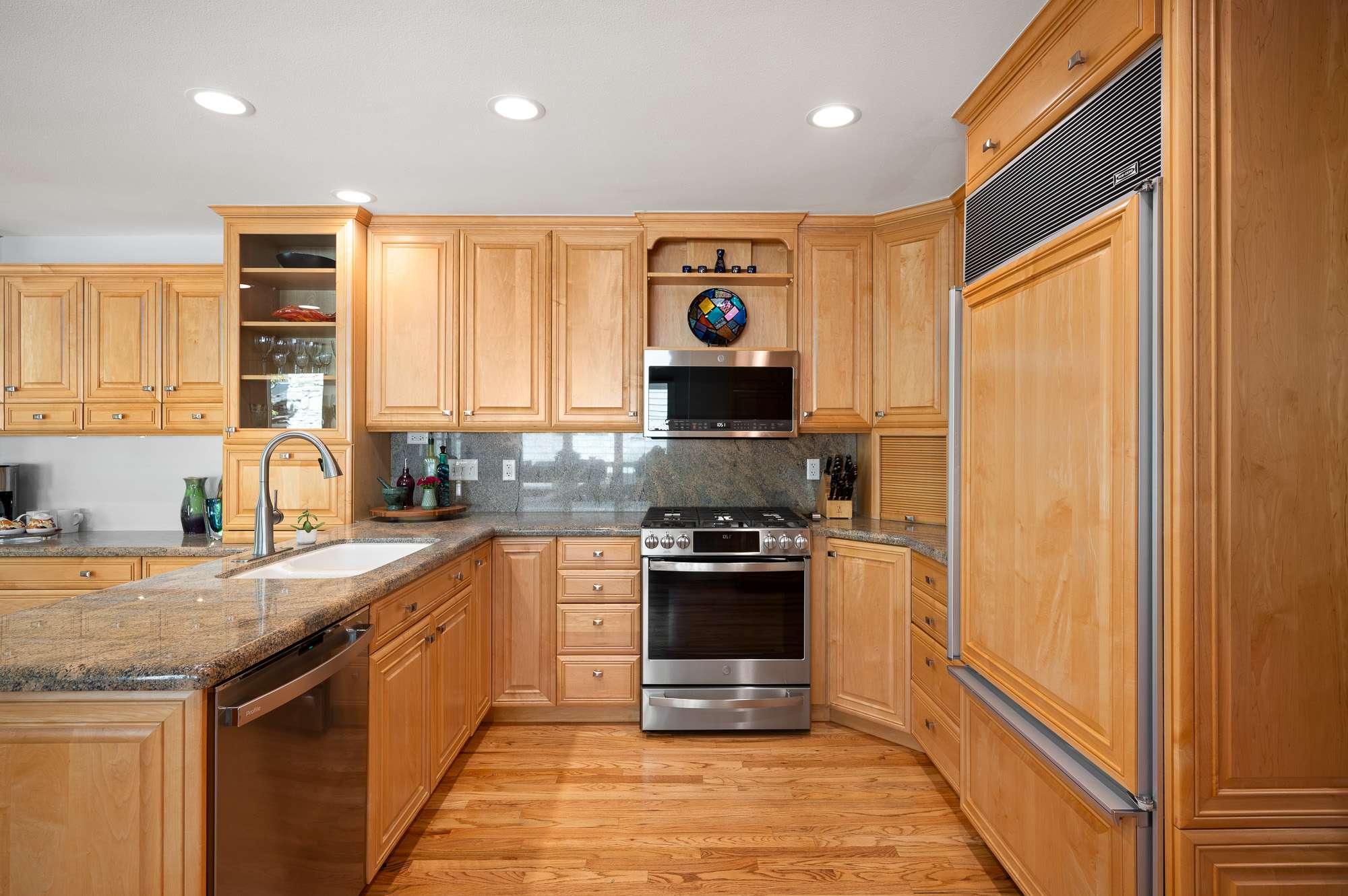 10 of 34. Kitchen
