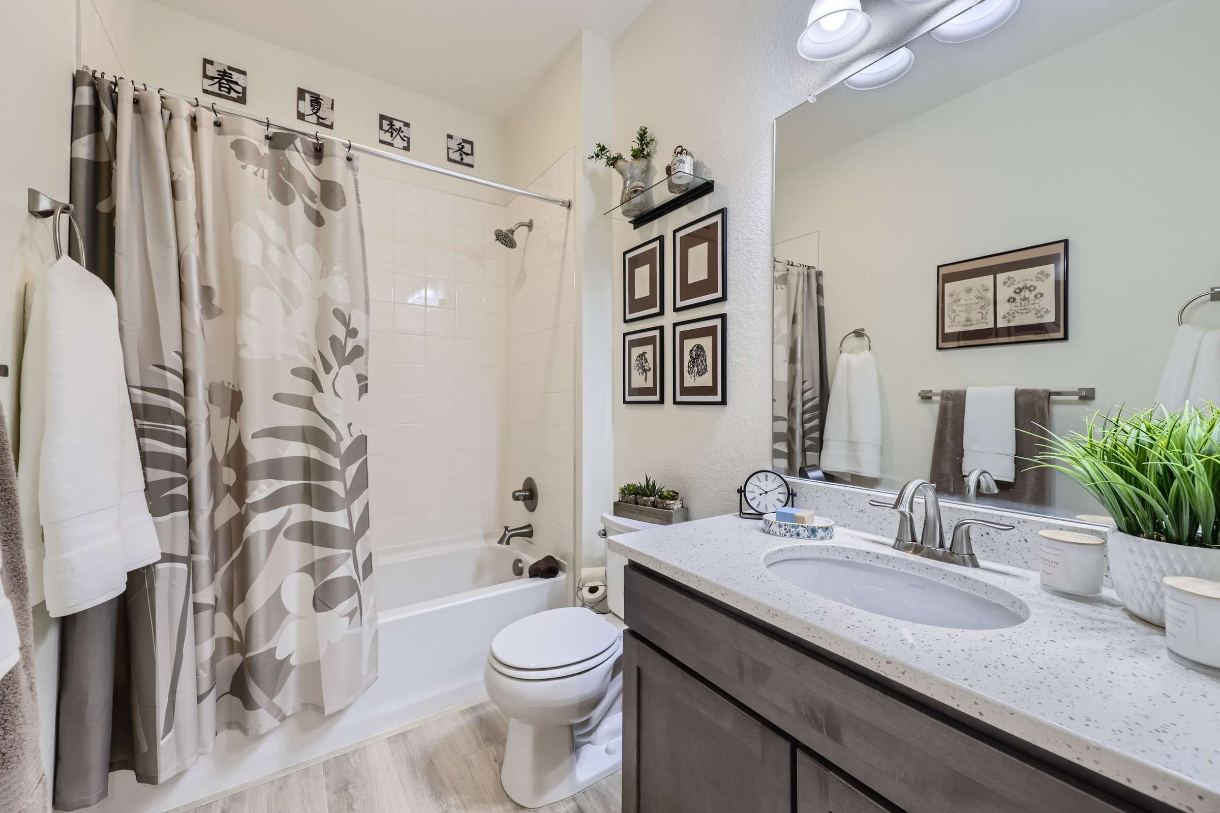 23 of 43. 2nd Bath