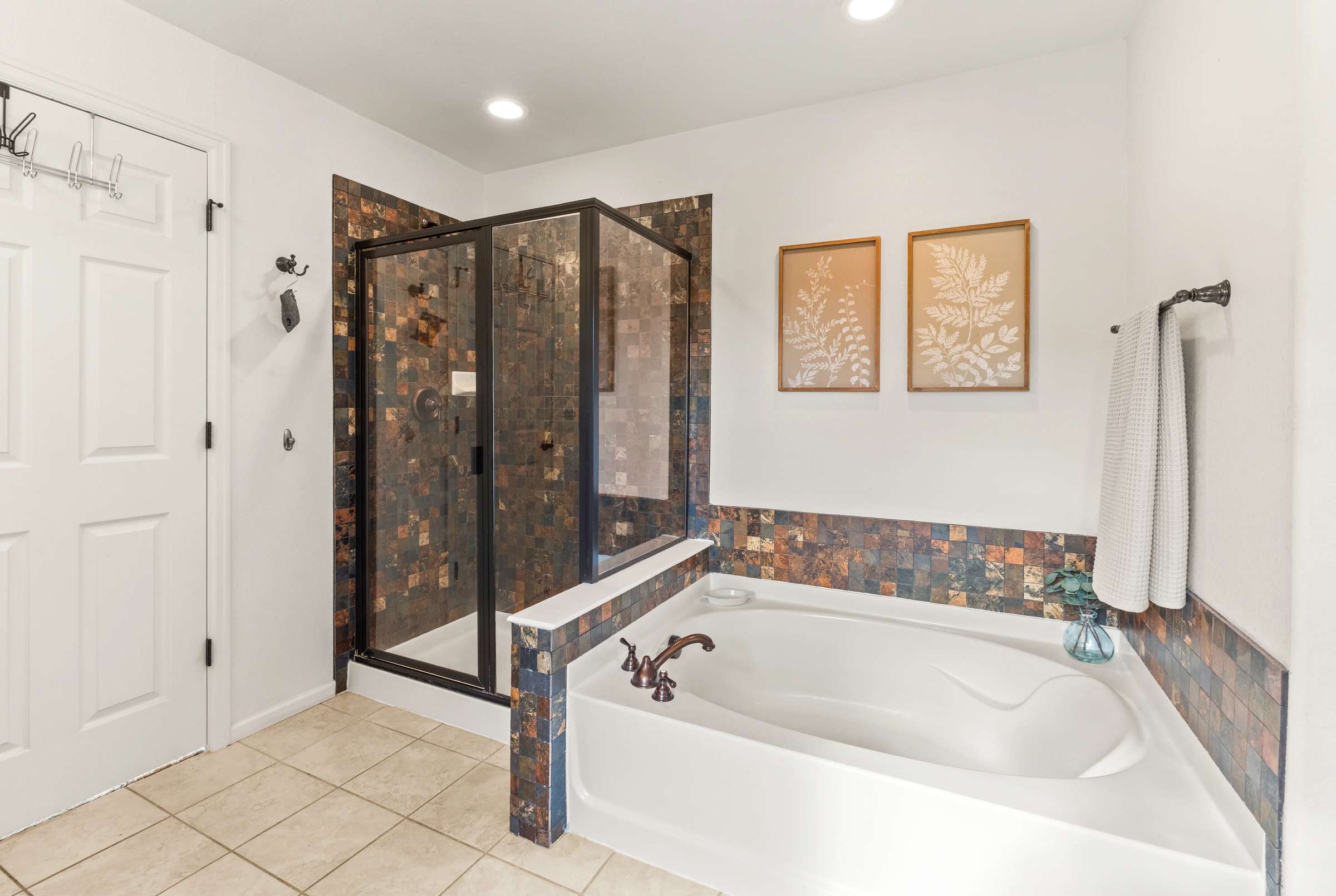 29 of 51. Unwind in the soaking tub after a long day.