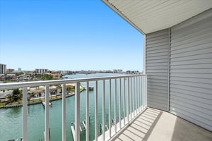 Waterfront Living in Island Estates Minutes to Clearwater Beach
