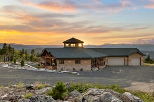 Secluded Mountain Estate with Panoramic Views