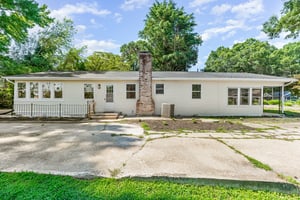 Welcome to 1228 Holly Vista Dr