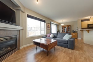 Move-in ready half duplex in South Terwillegar