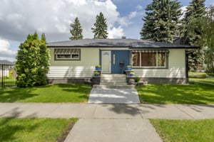 IMMACULATE MOVE-IN READY bungalow in the heart of Holyrood