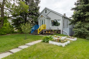 Charming corner lot home in Queen Alexandra