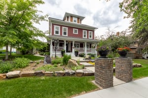 Charming 2.5 storey home in Highlands