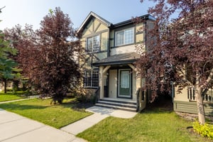 Beautiful & spacious 2 storey home in Chappelle