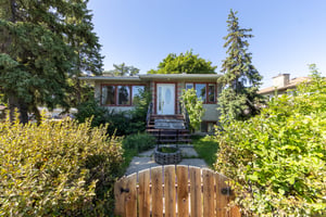 Large corner lot property in Sherbrooke