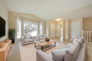 Well maintained 45+ bungalow half duplex in Pollard Meadows