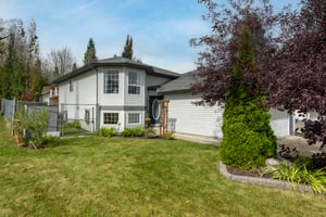 Beautiful corner lot home in Sherwood Park