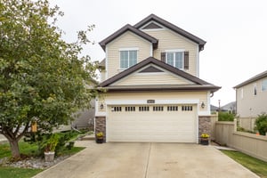 Stunning home backing onto green space in Walker