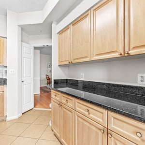 19355 Cypress Ridge Ter, 223, Leesburg, VA