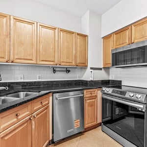 19355 Cypress Ridge Ter, 223, Leesburg, VA