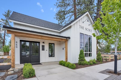 560 E Main Avenue, Sisters, OR