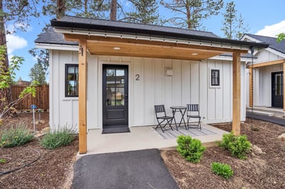 560 E Main Avenue, Sisters, OR