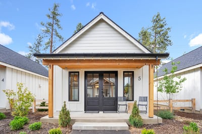 560 E Main Avenue, Sisters, OR