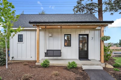 560 E Main Avenue, Sisters, OR