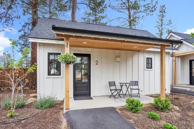 560 E Main Avenue, Sisters, OR