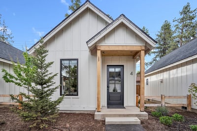 560 E Main Avenue, Sisters, OR