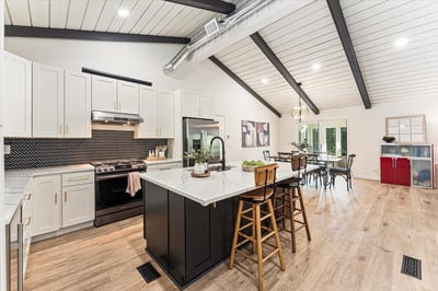 1606 E Nancy Creek Drive, Brookhaven, GA