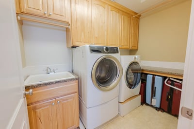 Laundry Room - 2nd floor
