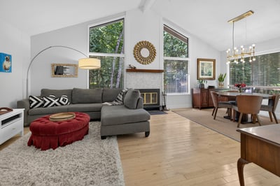 9925 SW Quail Post Rd, Portland, OR