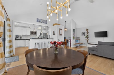 9925 SW Quail Post Rd, Portland, OR