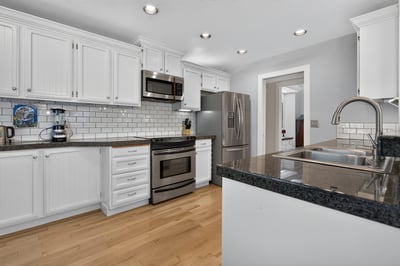 9925 SW Quail Post Rd, Portland, OR