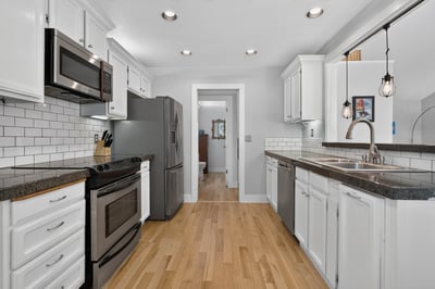 9925 SW Quail Post Rd, Portland, OR