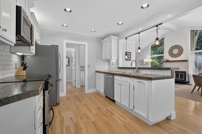 9925 SW Quail Post Rd, Portland, OR