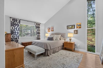 9925 SW Quail Post Rd, Portland, OR