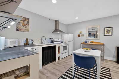 9925 SW Quail Post Rd, Portland, OR