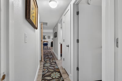 9925 SW Quail Post Rd, Portland, OR