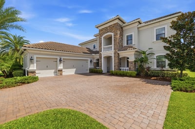 18615 Rue Beauvais, Lutz, FL