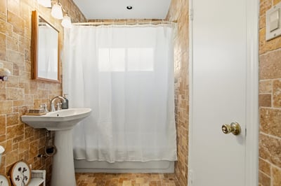 6818 Varna Ave, Van Nuys, CA
