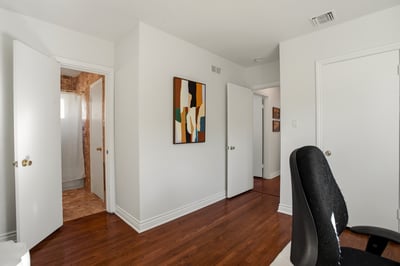 6818 Varna Ave, Van Nuys, CA