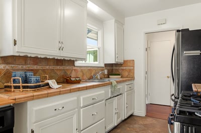 6818 Varna Ave, Van Nuys, CA