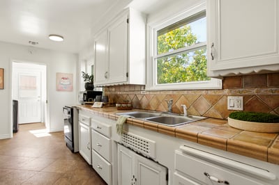 6818 Varna Ave, Van Nuys, CA