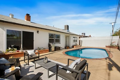 6818 Varna Ave, Van Nuys, CA