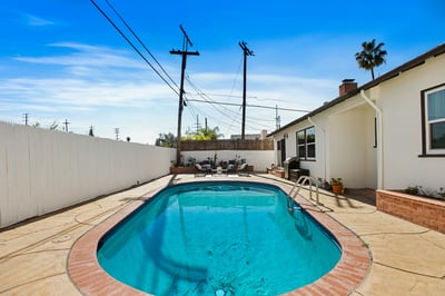 6818 Varna Ave, Van Nuys, CA