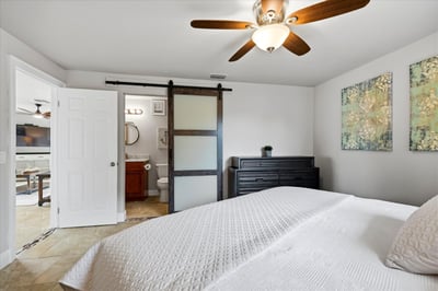 610 Island Way, 201, Clearwater Beach, FL