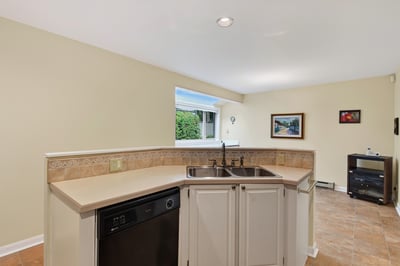6 - 909 Carolwood Drive, Victoria, BC