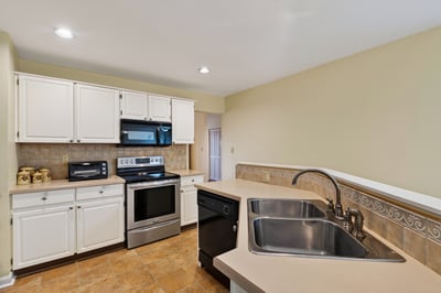 6 - 909 Carolwood Drive, Victoria, BC