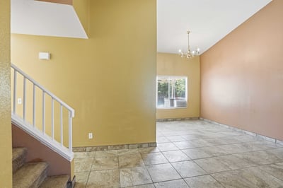 2614 W Newgrove St, Lancaster, CA