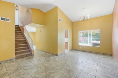 2614 W Newgrove St, Lancaster, CA